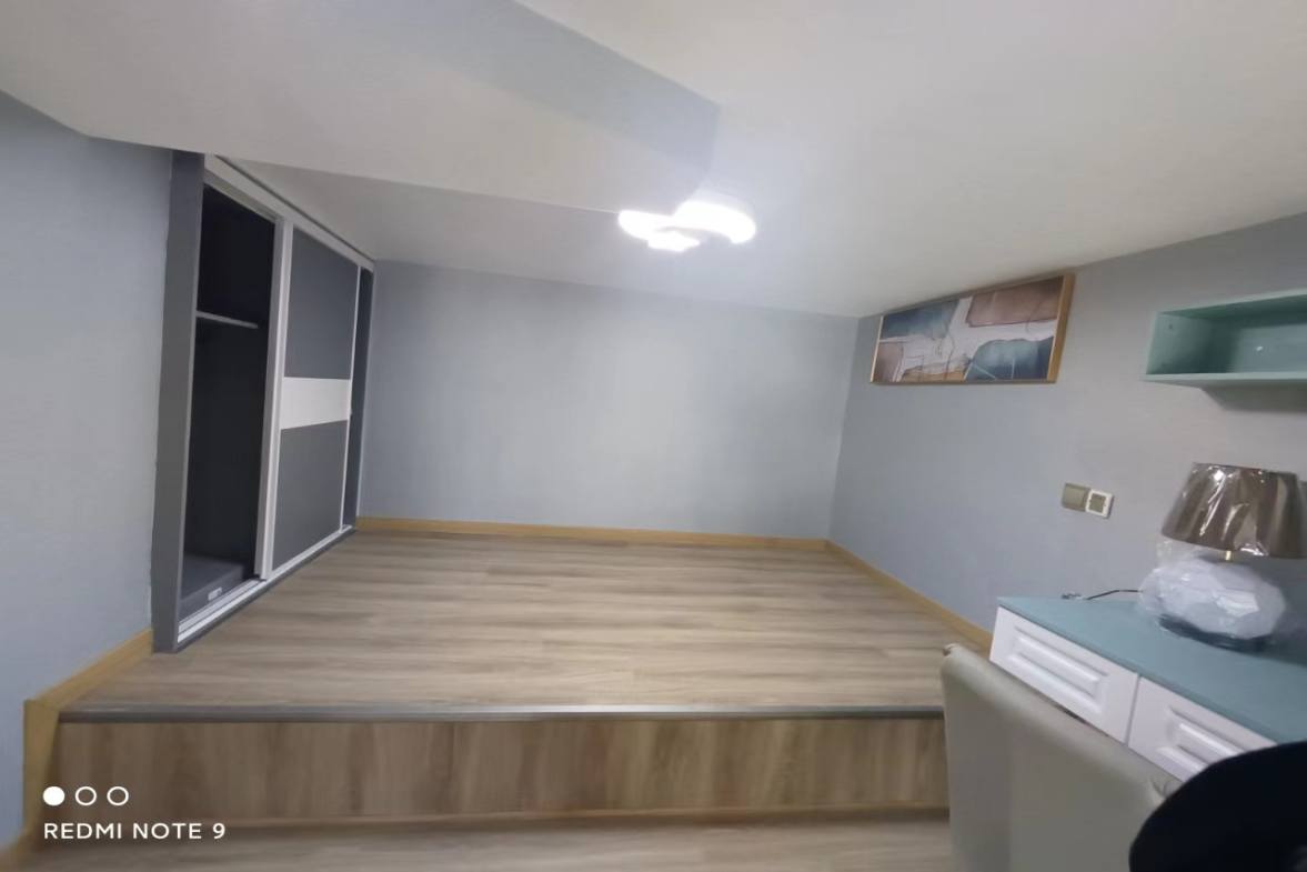 青春里  2室2厅1卫    2000.0元/月室内图