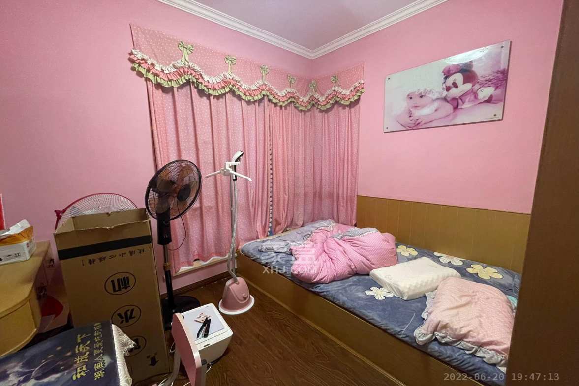 藏珑湖上国际花园 4室2厅1卫 5800.0元/月 藏珑湖上国际花园 4室2厅1卫 5800.0元/月室内图