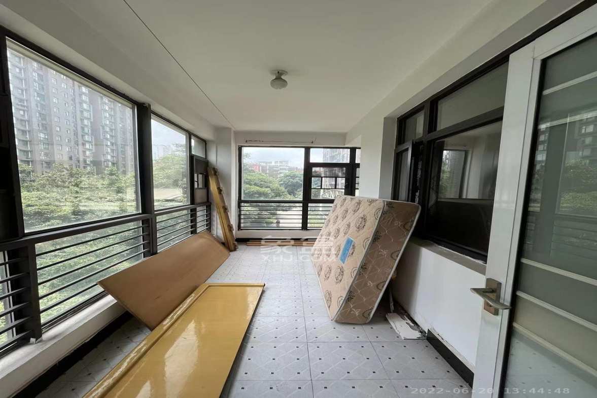 和卉家园  4室2厅2卫    4300.0元/月室内图