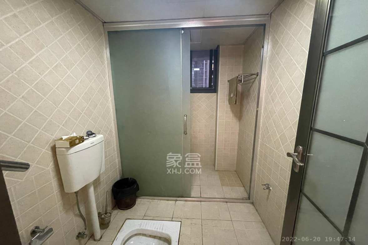 藏珑湖上国际花园 4室2厅1卫 5800.0元/月 藏珑湖上国际花园 4室2厅1卫 5800.0元/月室内图