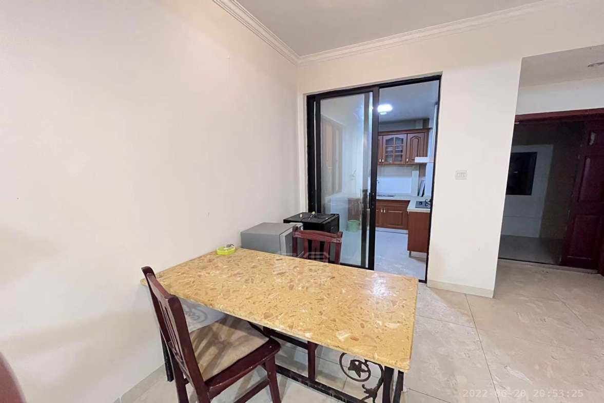 康桥美郡  2室2厅1卫    1500.0元/月 康桥美郡  2室2厅1卫    1500.0元/月室内图