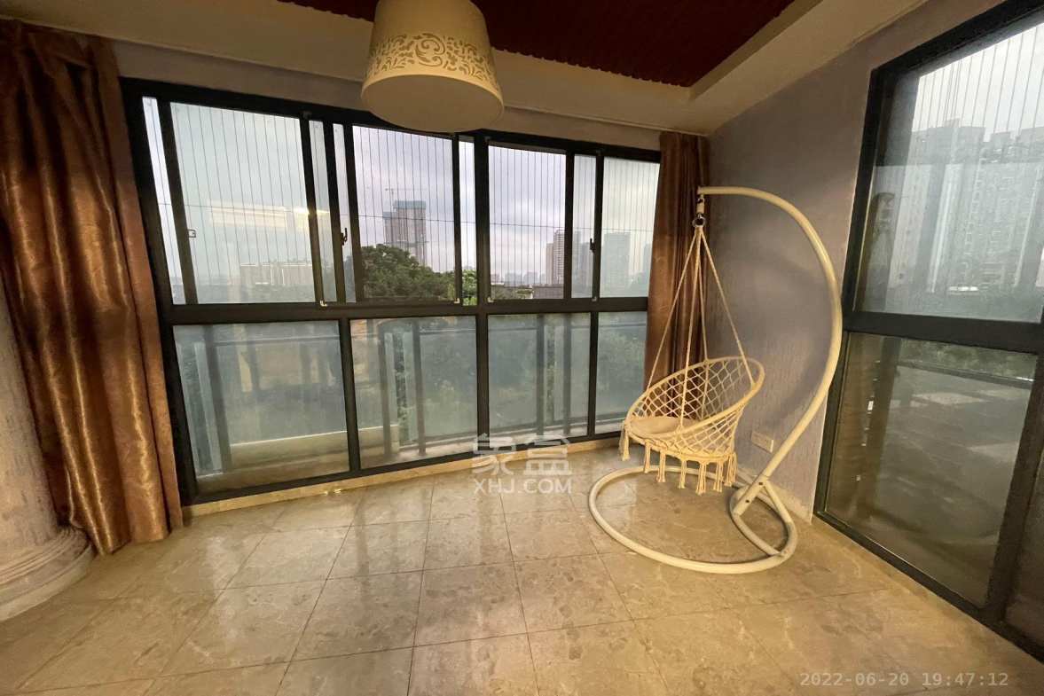 藏珑湖上国际花园 4室2厅1卫 5800.0元/月 藏珑湖上国际花园 4室2厅1卫 5800.0元/月室内图