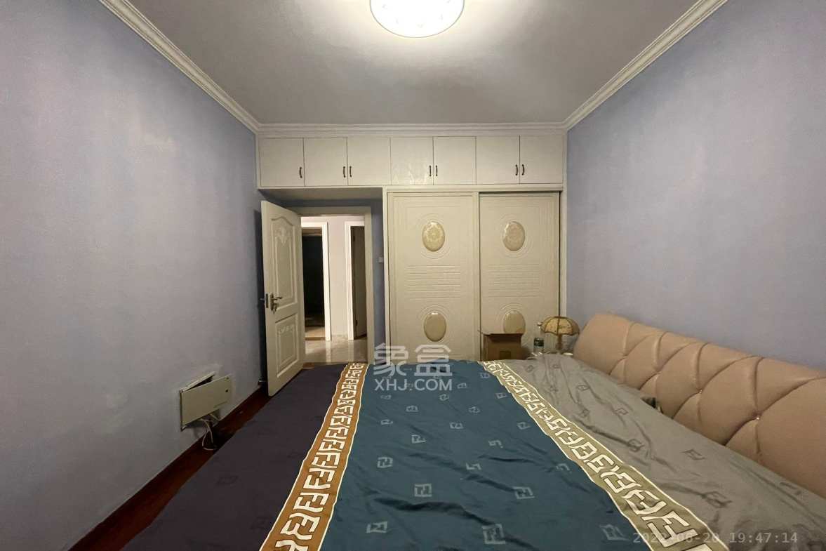 藏珑湖上国际花园 4室2厅1卫 5800.0元/月 藏珑湖上国际花园 4室2厅1卫 5800.0元/月室内图