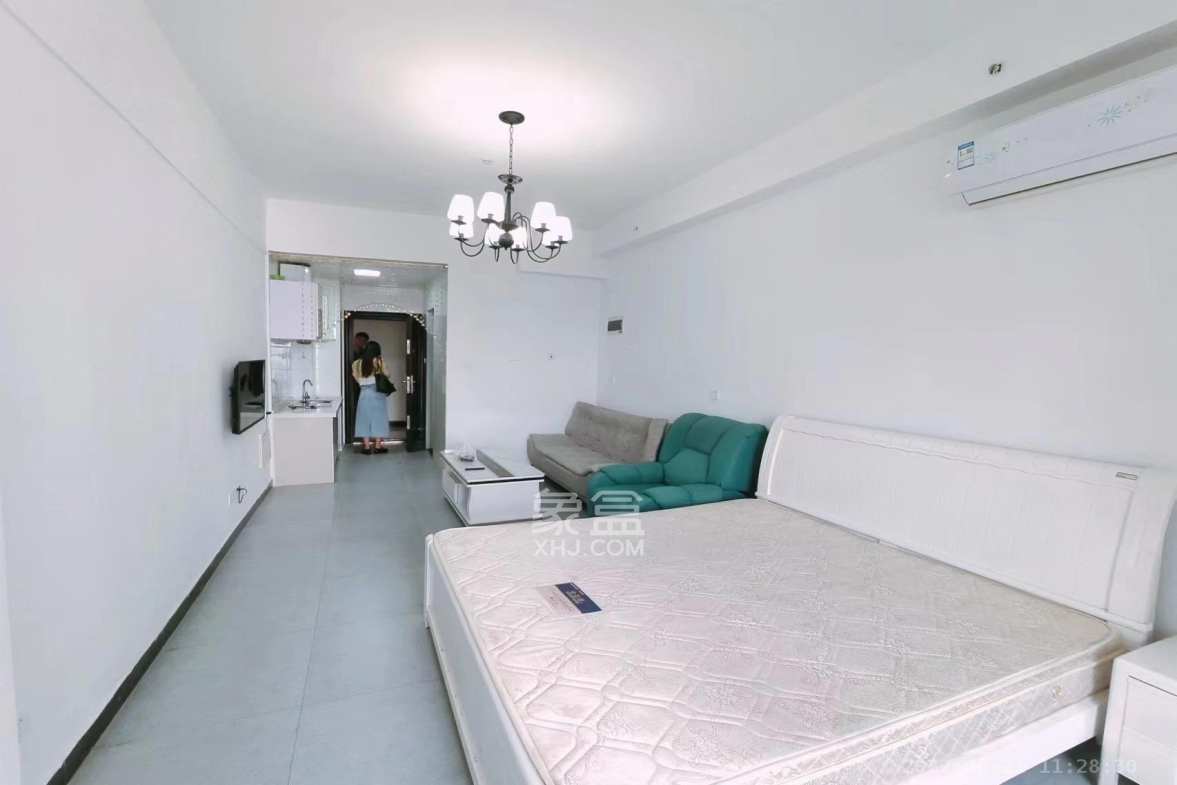 梅溪国际公寓（步步高新天地） 1室1厅 1800.00元客厅