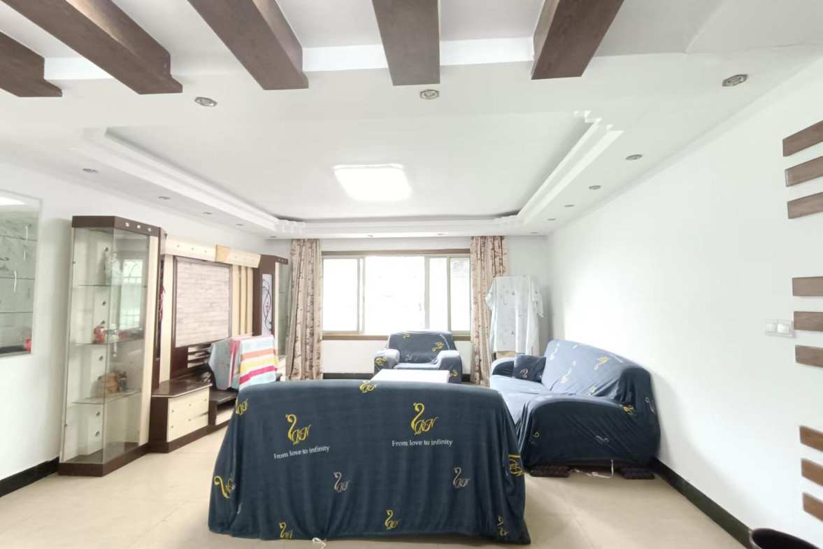 立新二社区  4室2厅1卫   52.00万室内图1