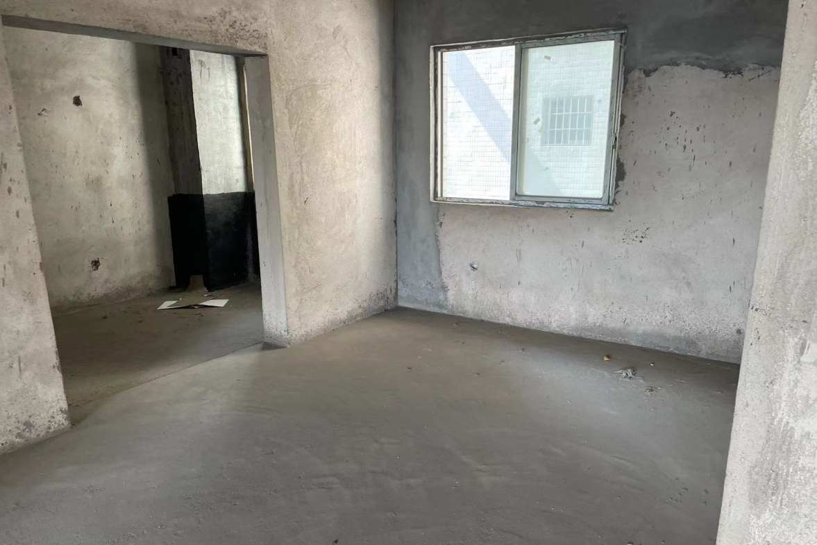 中房阳光远景  4室2厅2卫   70.00万室内图