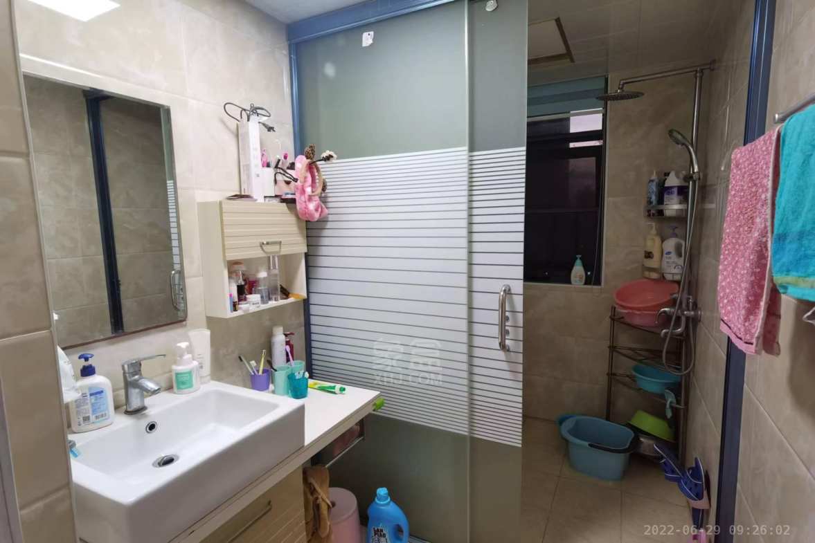 新桂广场 3室2厅2卫 2100.0元/月 新桂广场 3室2厅2卫 2100.0元/月室内图