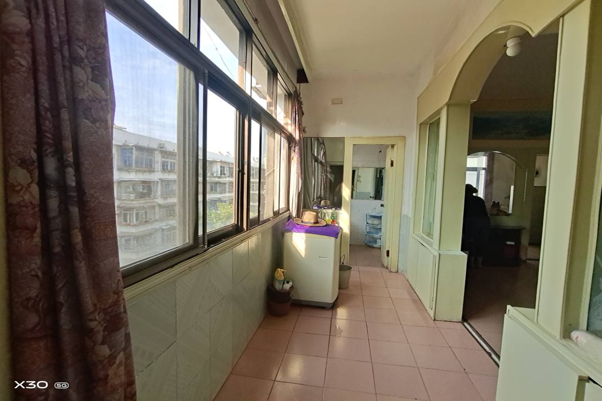 市人大政协机关大院住宅区(老市委) 3室2厅2卫 1800.0元/月 市人大政协机关大院住宅区(老市委) 3室2厅2卫 1800.0元/月室内图