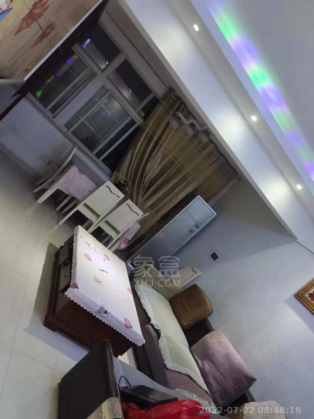 湘水1号  3室2厅1卫    1400.0元/月室内图1