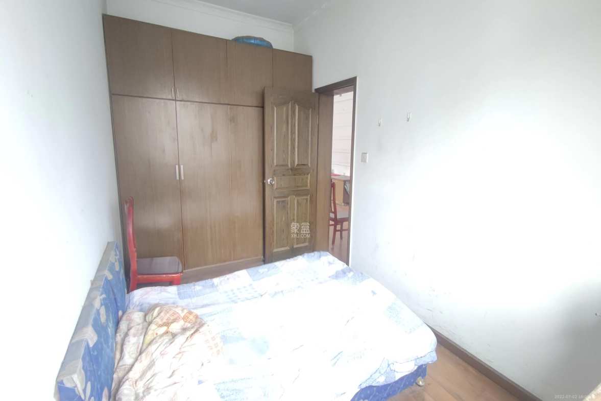 中南汽车世界  3室2厅2卫    1300.0元/月室内图