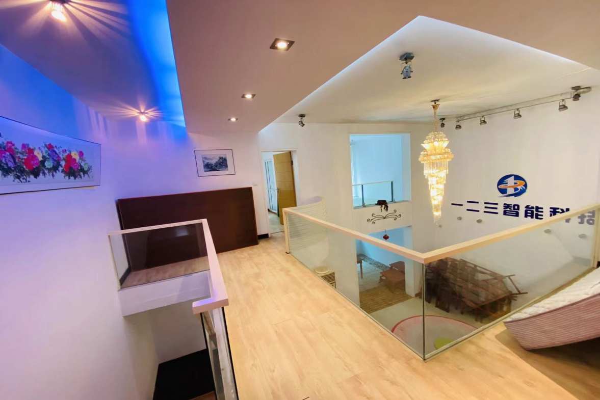 紫苑花园  4室2厅2卫    2500.0元/月室内图