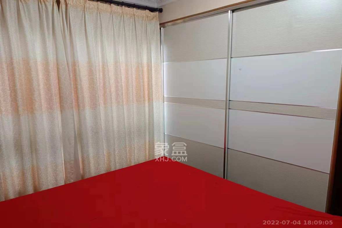 晶华美地  2室1厅1卫    1600.0元/月室内图