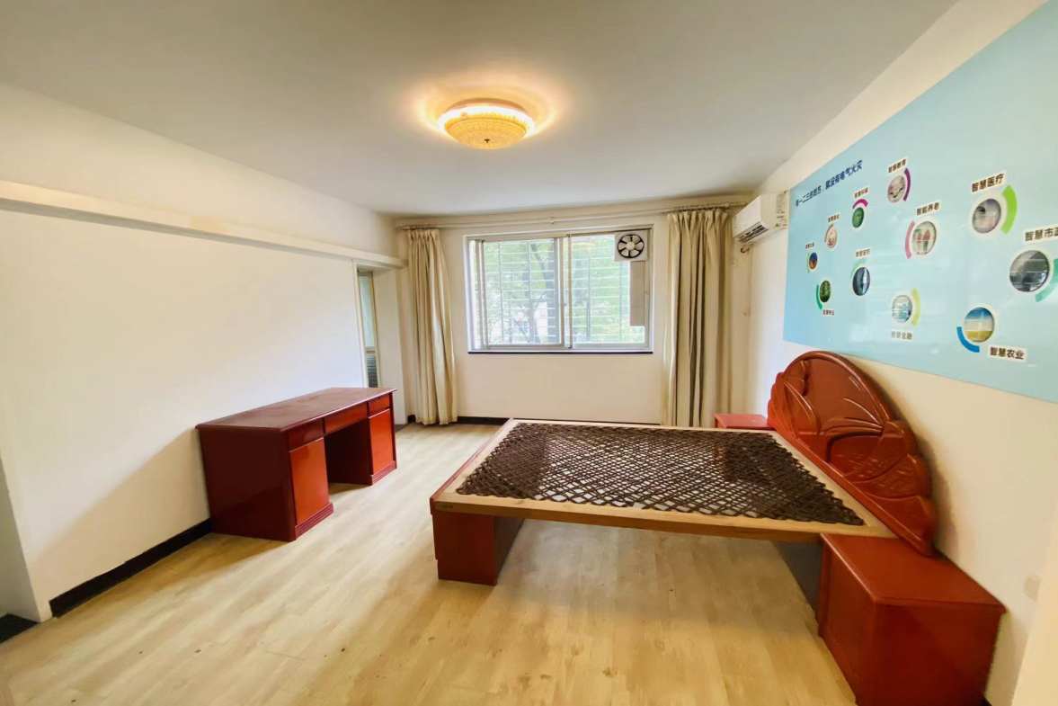 紫苑花园  4室2厅2卫    2500.0元/月室内图