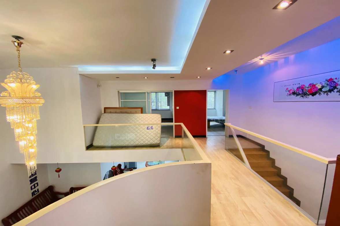 紫苑花园  4室2厅2卫    2500.0元/月室内图