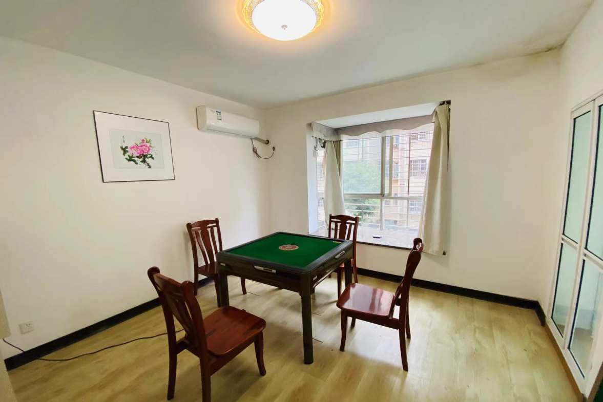 紫苑花园  4室2厅2卫    2500.0元/月室内图