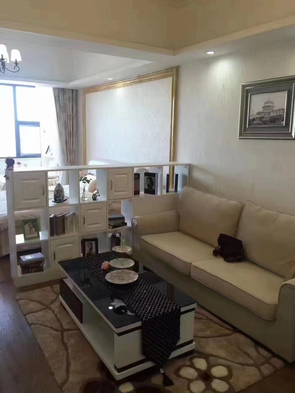 万籁酒店  1室1厅1卫    1800.0元/月室内图1