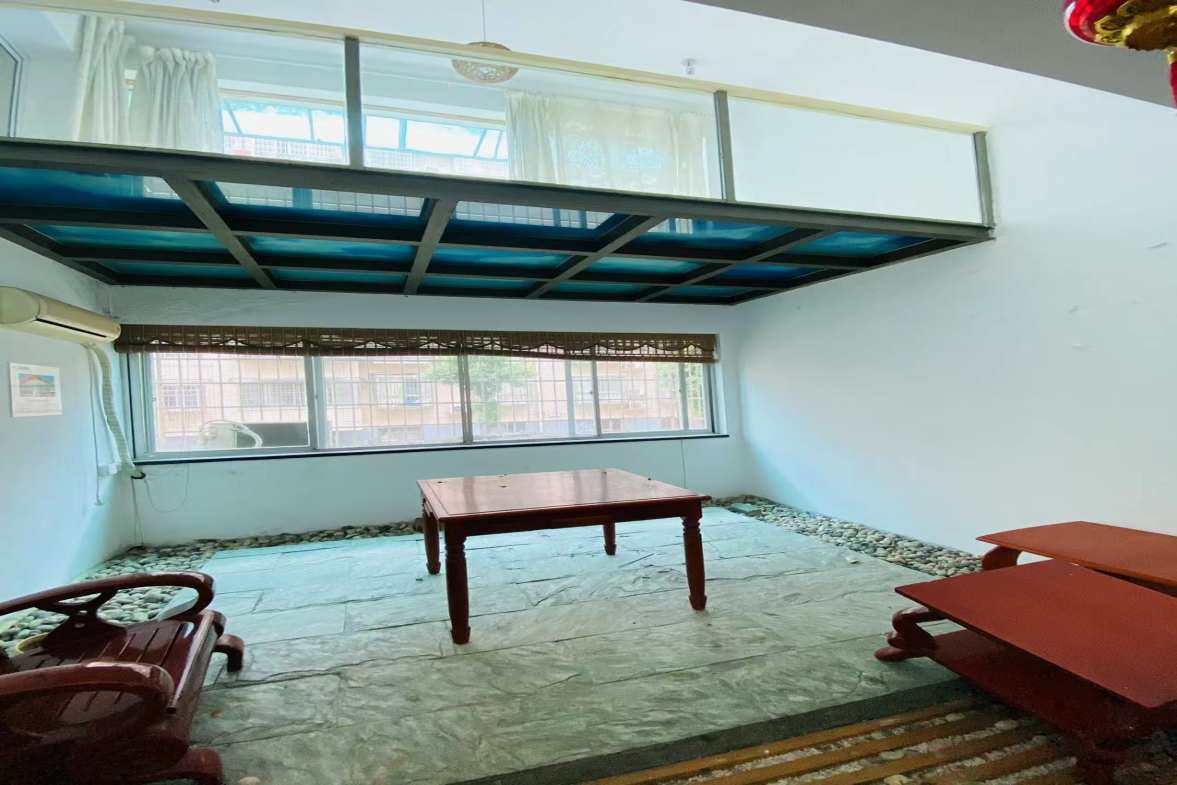 紫苑花园  4室2厅2卫    2500.0元/月室内图