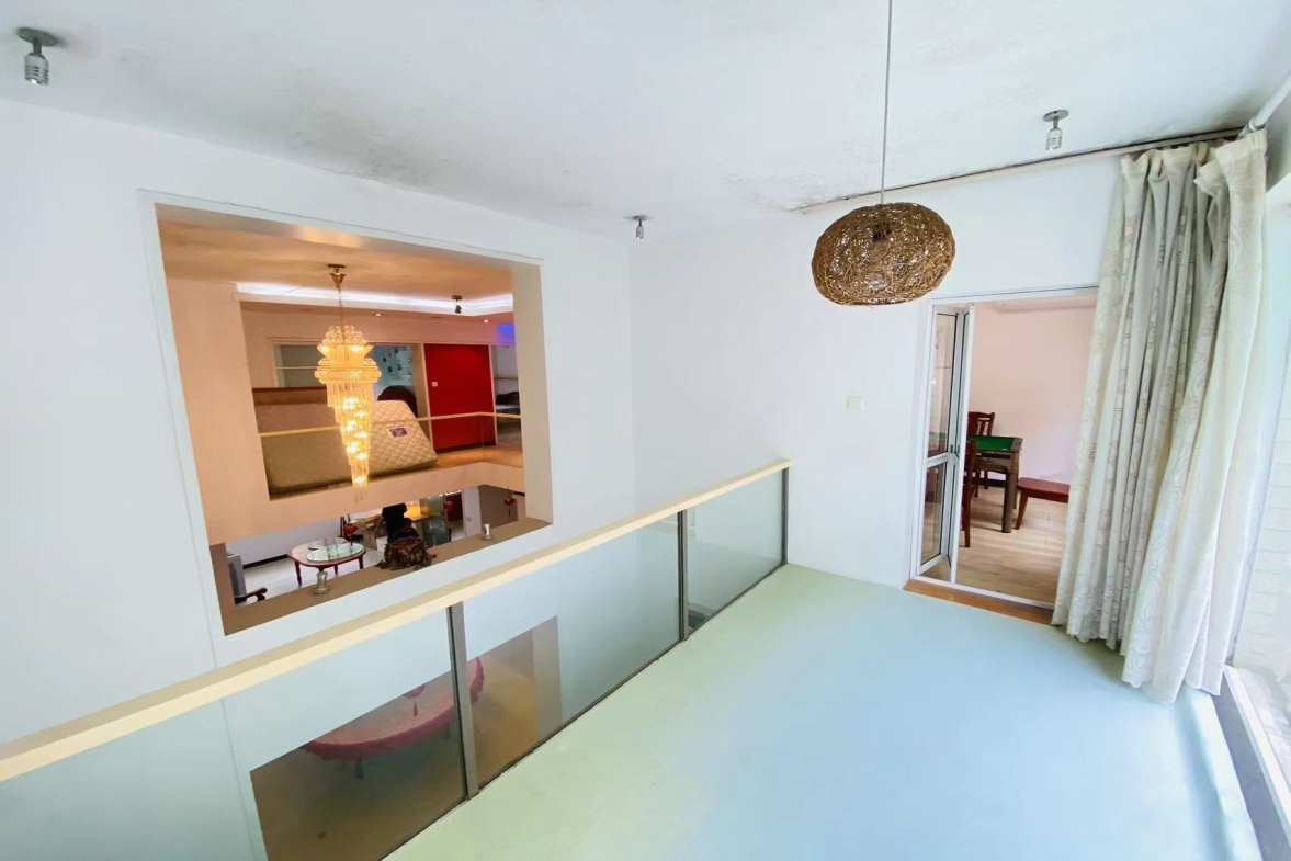 紫苑花园  4室2厅2卫    2500.0元/月室内图