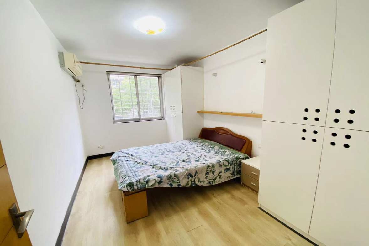 紫苑花园  4室2厅2卫    2500.0元/月室内图