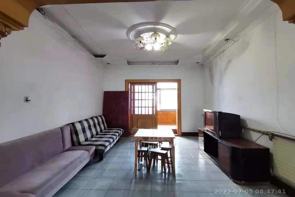 红旗中路散盘  3室2厅1卫    1000.0元/月 红旗中路散盘  3室2厅1卫    1000.0元/月室内图