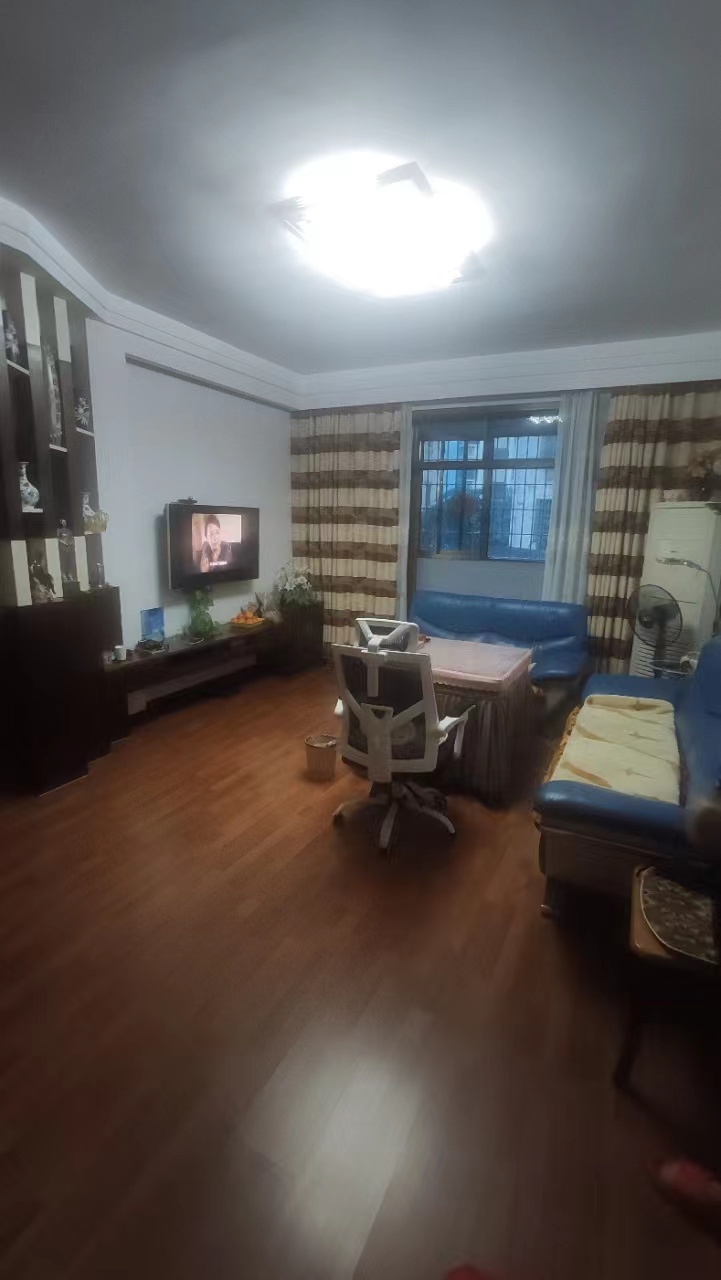 凤南小区  3室2厅2卫    38.0万