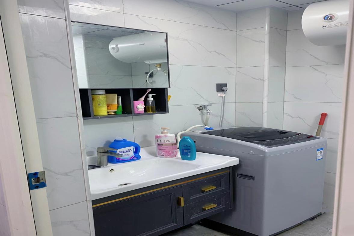 新世界公馆 2室1厅1卫 1300.0元/月 新世界公馆 2室1厅1卫 1300.0元/月室内图