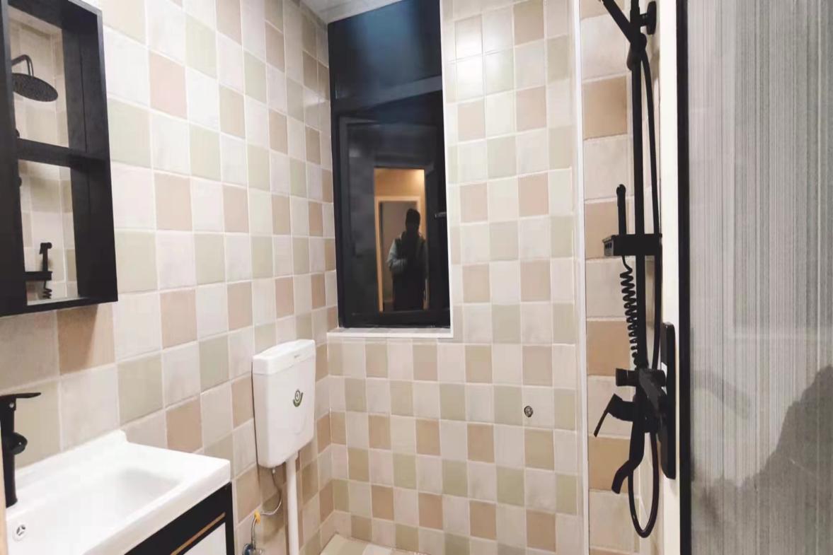 融冠亲城 4室2厅1卫 2600.0元/月 融冠亲城 4室2厅1卫 2600.0元/月室内图