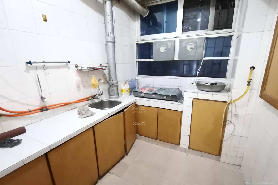 伞建小区(泰山东路旁菜食商场综合楼) 3室2厅1卫 1100.0元/月 伞建小区(泰山东路旁菜食商场综合楼) 3室2厅1卫 1100.0元/月室内图