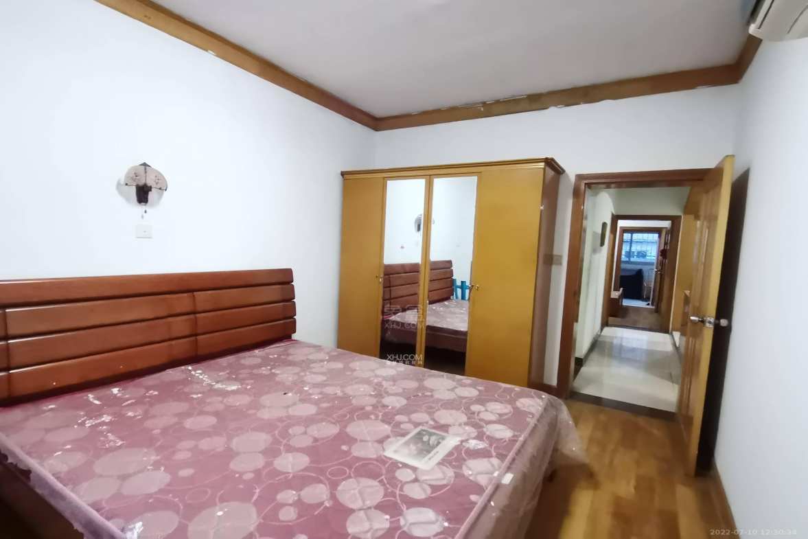 伞建小区(泰山东路旁菜食商场综合楼) 3室2厅1卫 1100.0元/月 伞建小区(泰山东路旁菜食商场综合楼) 3室2厅1卫 1100.0元/月室内图