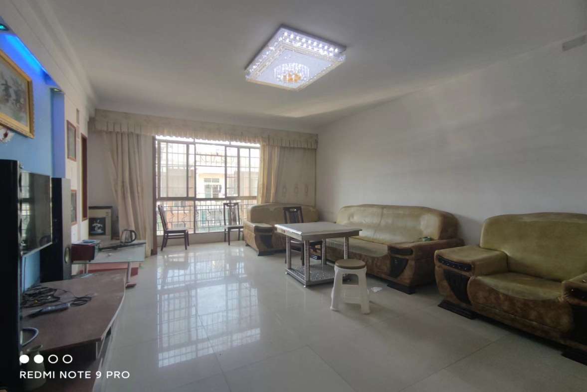 加州阳光小区（吉星阳光）  3室2厅2卫    40.0万室内图1