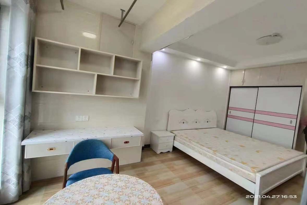 鸿星新天地  1室1厅1卫    1200.0元/月室内图