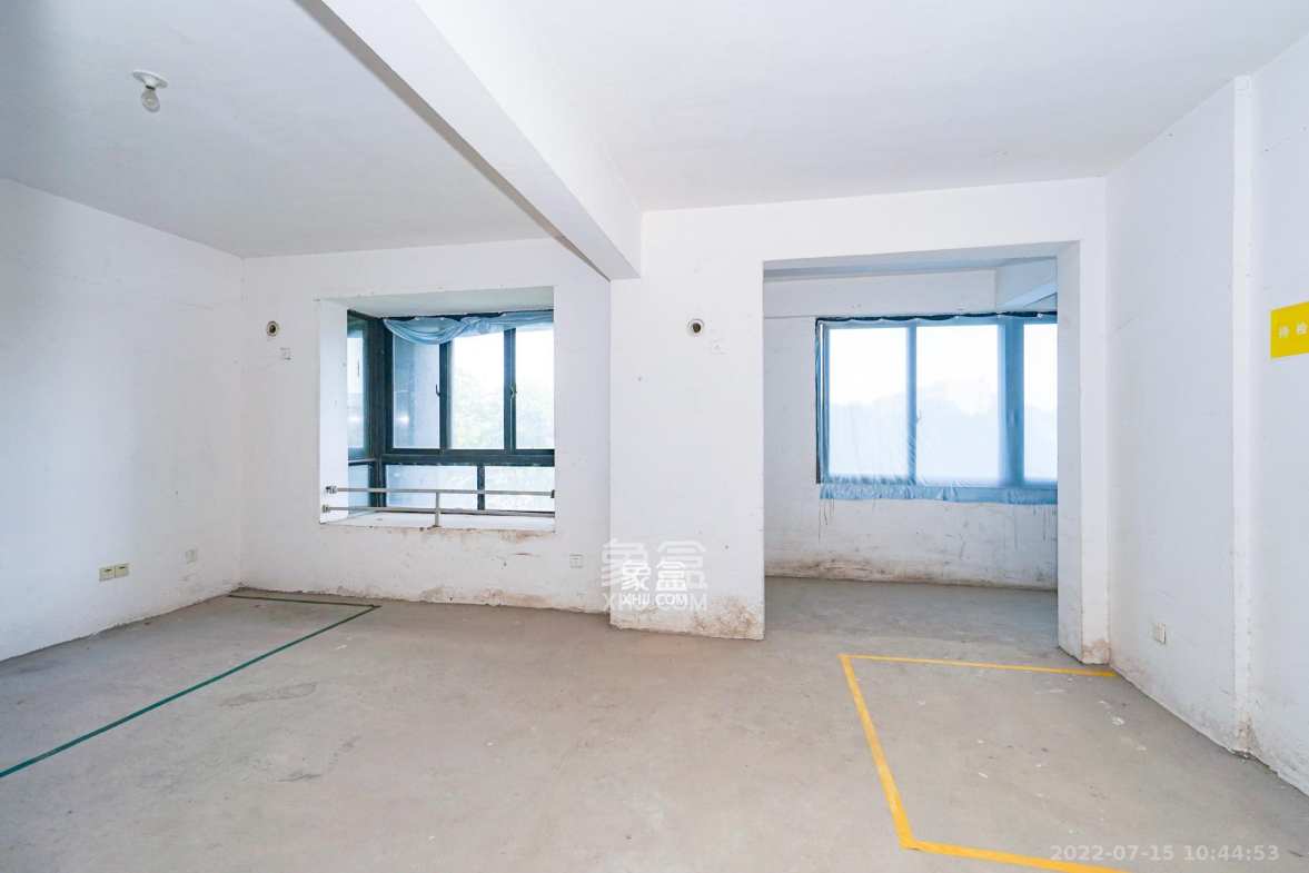 上庭苑  3室2厅2卫   1800.00元/月室内图