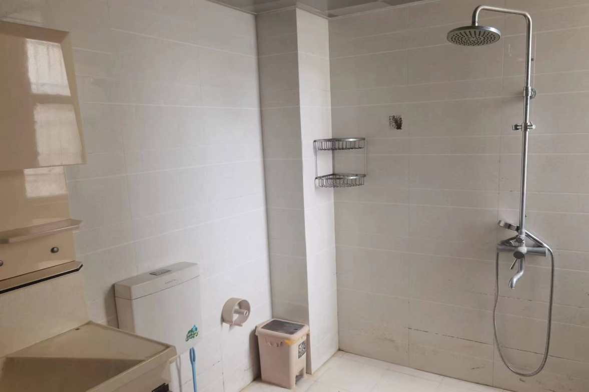 水岸春天 3室2厅2卫 2300.0元/月 水岸春天 3室2厅2卫 2300.0元/月室内图