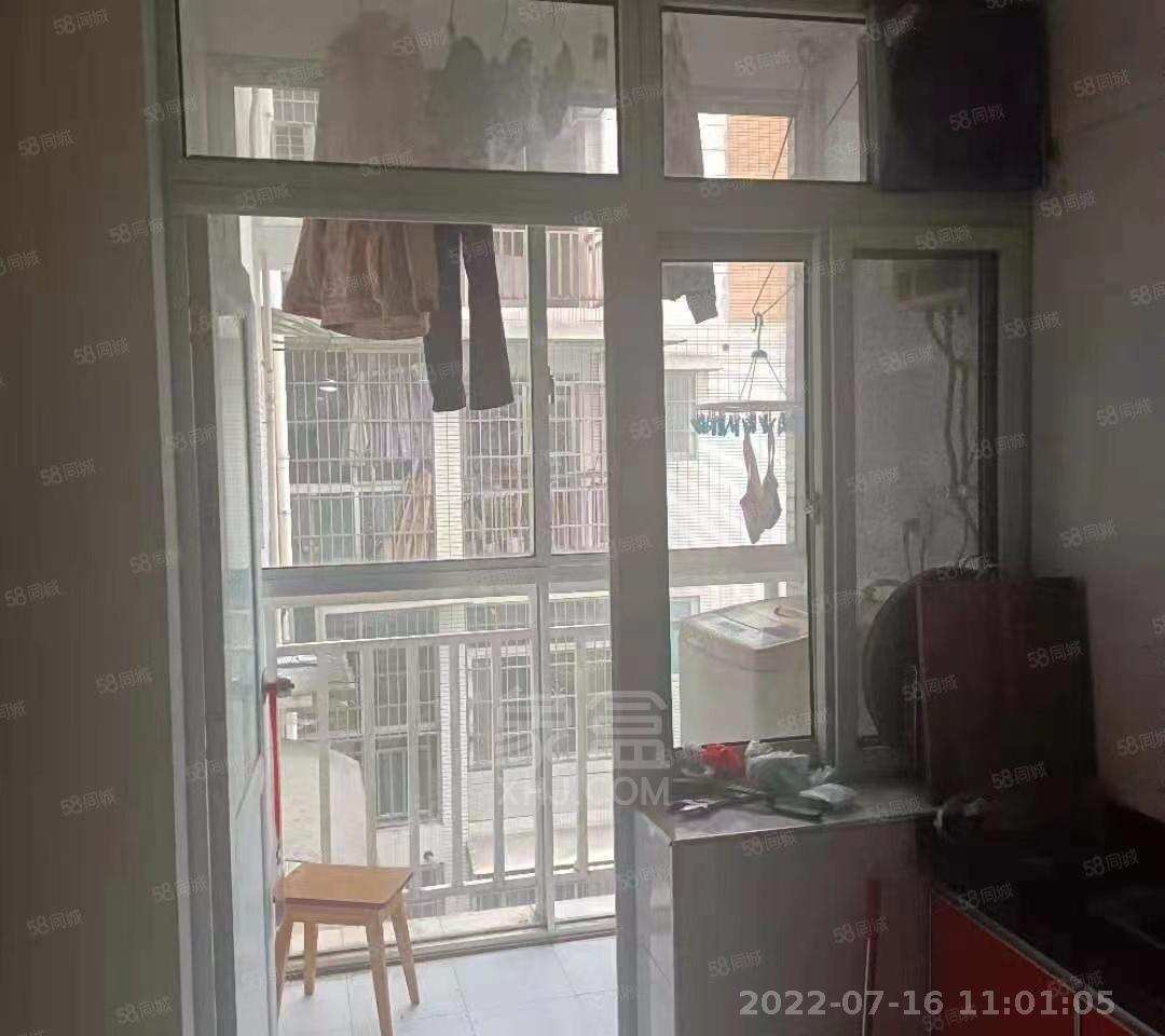 财富小区 3室2厅1卫 1200.0元/月 财富小区 3室2厅1卫 1200.0元/月室内图