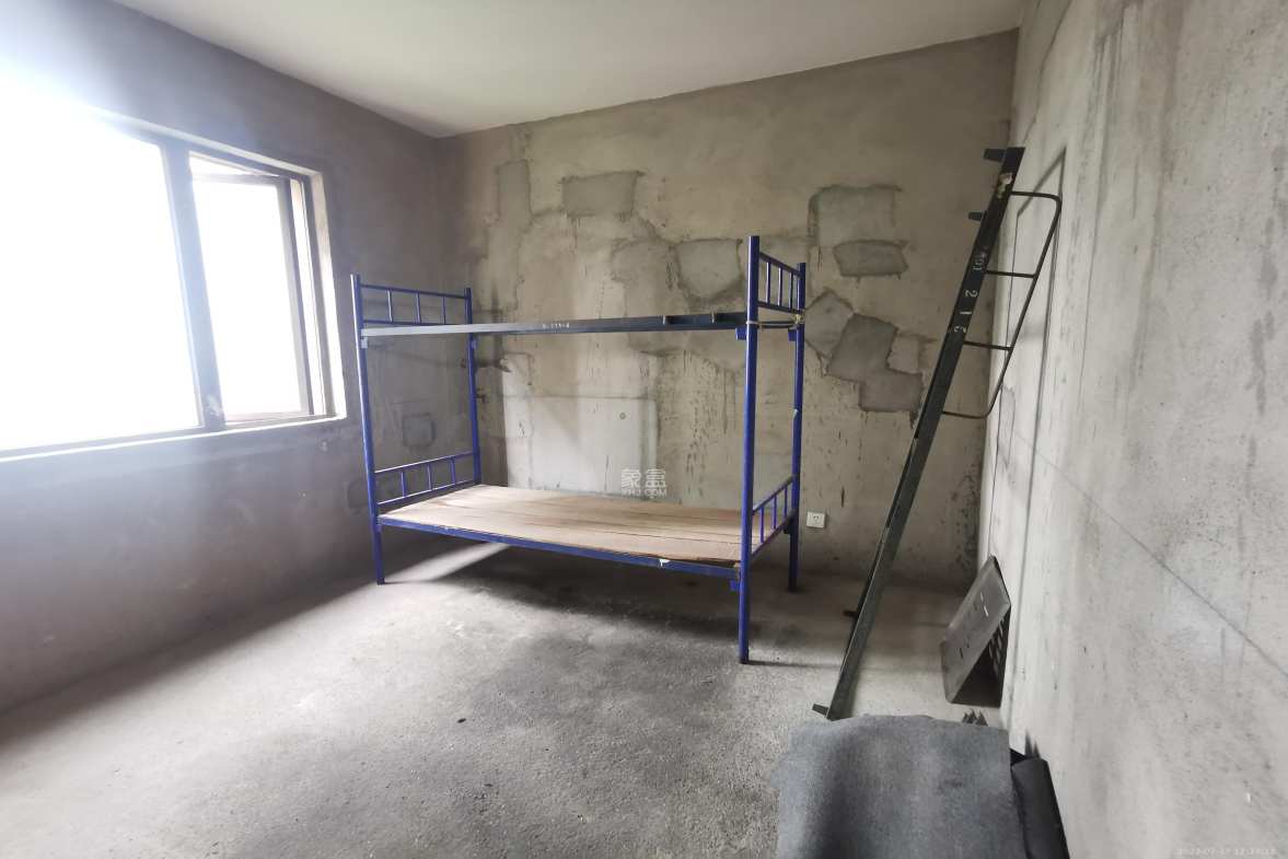 华润置地广场一期 3室2厅1卫 1800.0元/月 华润置地广场一期 3室2厅1卫 1800.0元/月室内图