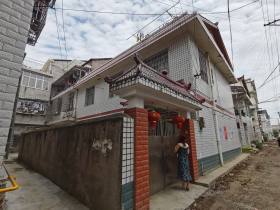 私房（桃源县所有）  5室2厅1卫   130.00万