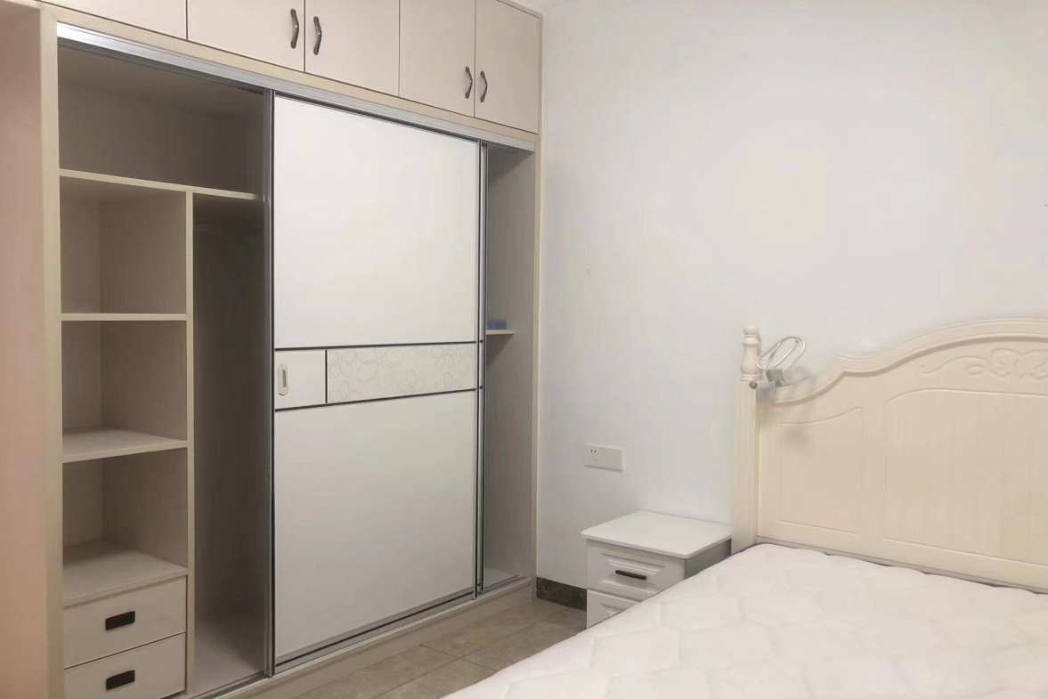 湖畔天鹅湖（兴瑞天鹅湖）  3室2厅2卫    2500.0元/月室内图