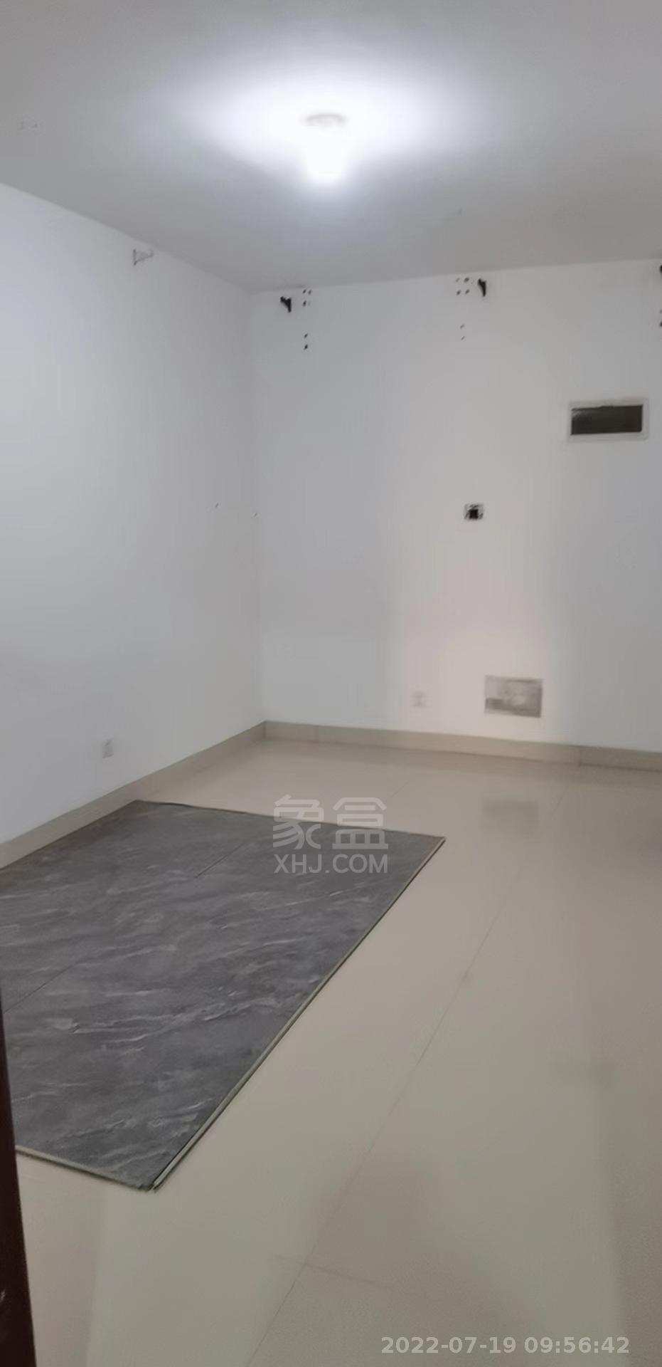 欧洲城楼上公寓楼  3室2厅1卫    1600.0元/月室内图