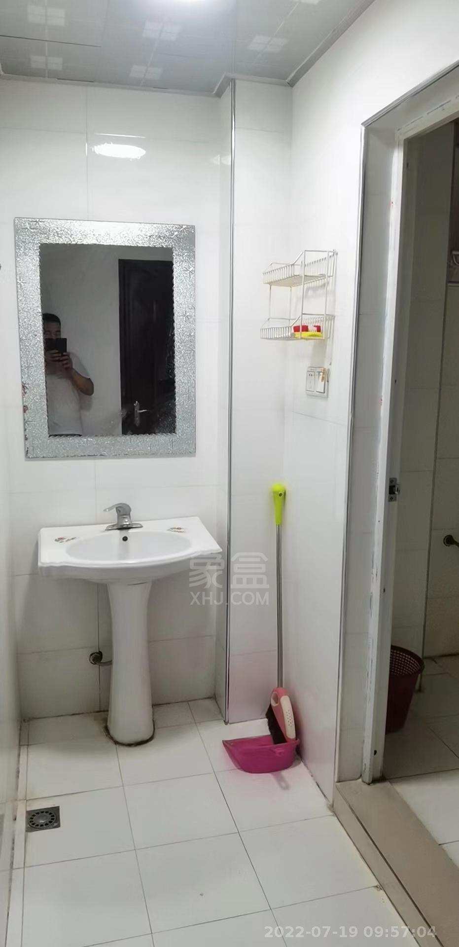 欧洲城楼上公寓楼  3室2厅1卫    1600.0元/月室内图