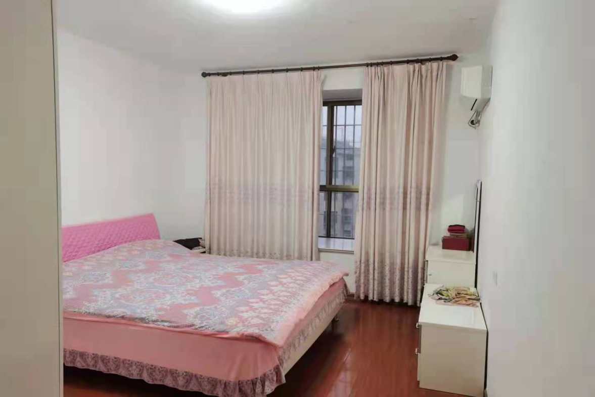 五江建材城  3室2厅1卫    69.8万客厅