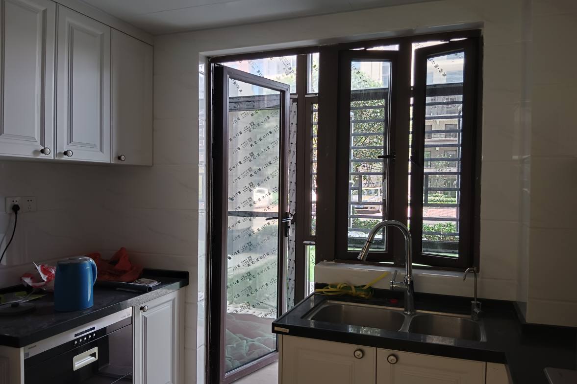 碧桂园豪园-二期 3室2厅2卫 2000.0元/月 碧桂园豪园-二期 3室2厅2卫 2000.0元/月室内图