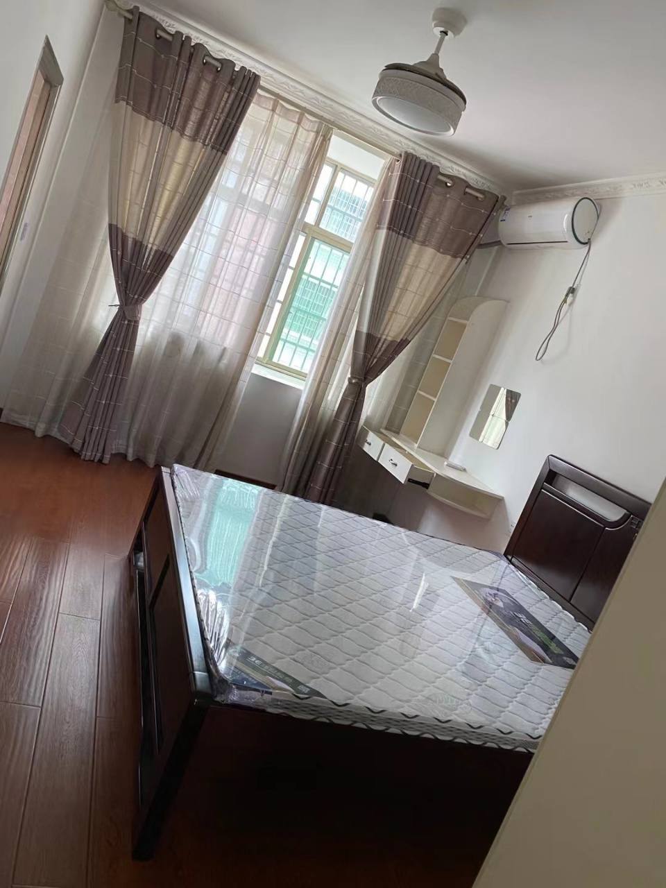 檀山湾小区 3室2厅1卫 1800.0元/月 檀山湾小区 3室2厅1卫 1800.0元/月室内图