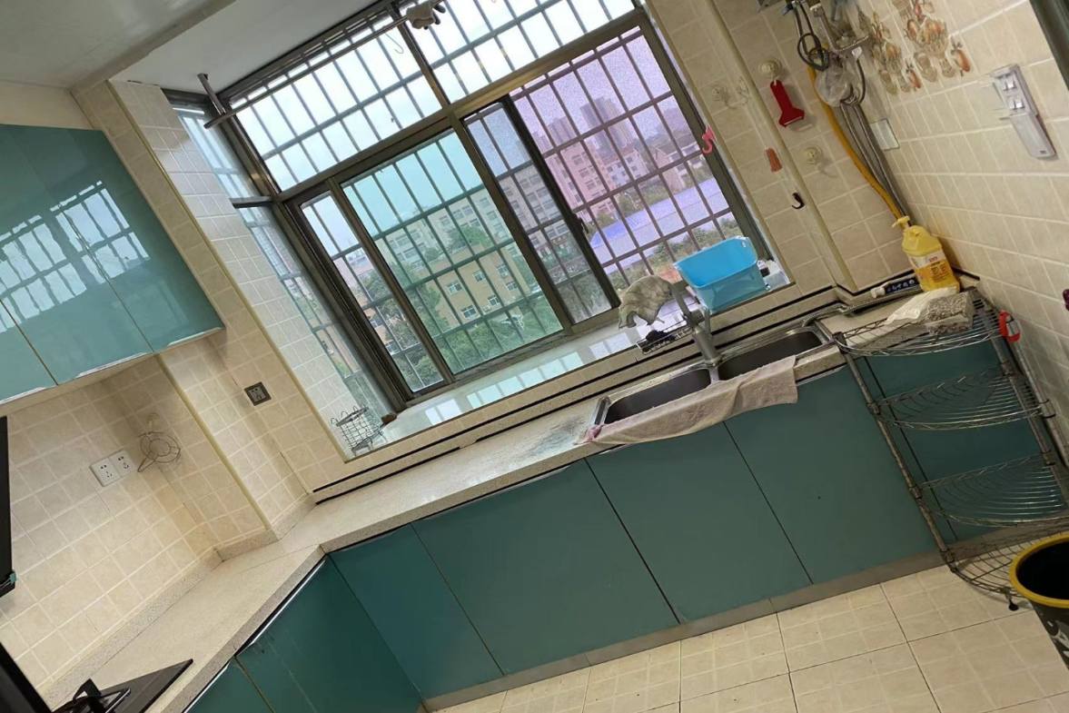 檀山湾小区 3室2厅1卫 1800.0元/月 檀山湾小区 3室2厅1卫 1800.0元/月室内图