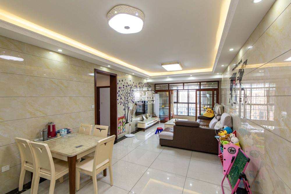 新盛珑璟台 2室2厅1卫 92.0万 新盛珑璟台 2室2厅1卫 92.0万客厅