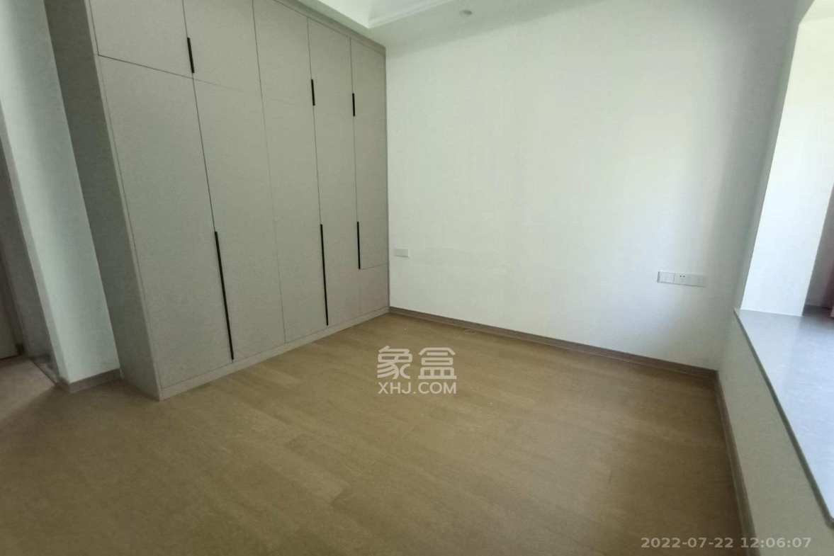 春晖花园  3室2厅2卫    3500.0元/月室内图