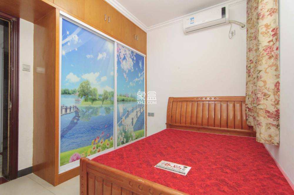 剑桥名门  2室2厅1卫    95.0万卧室