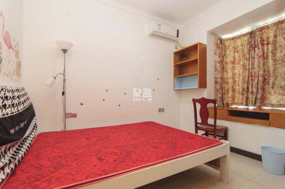 剑桥名门  2室2厅1卫    95.0万卧室