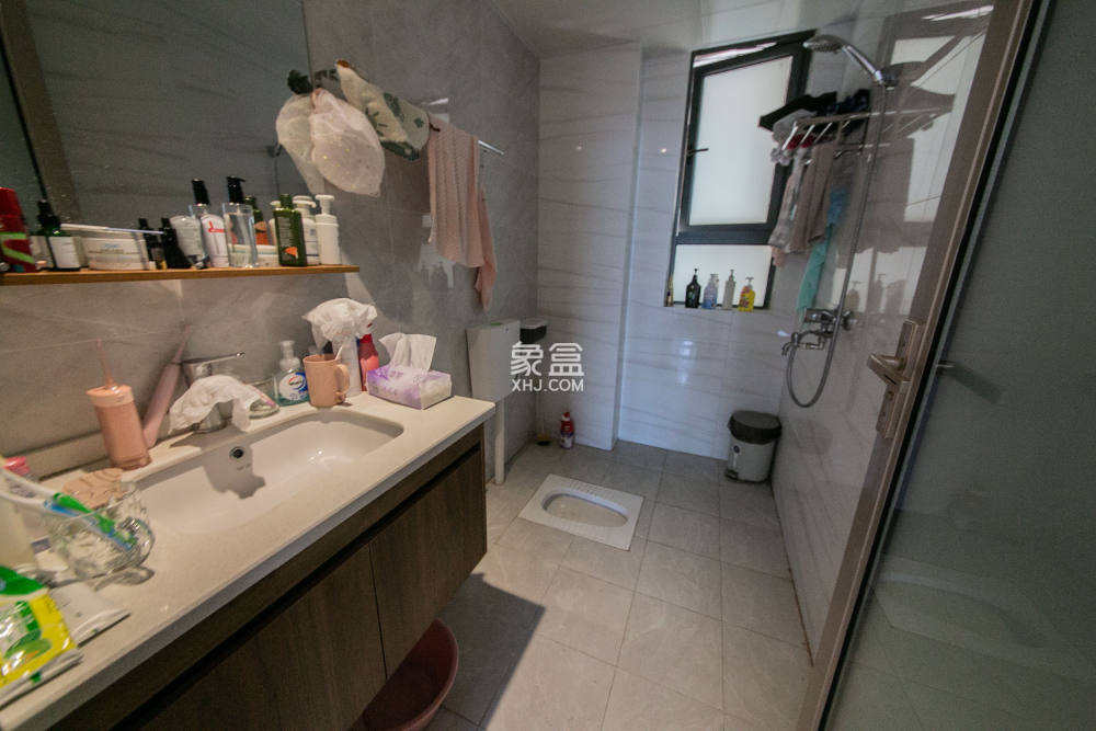 里约荟  3室2厅2卫   118.00万卫生间