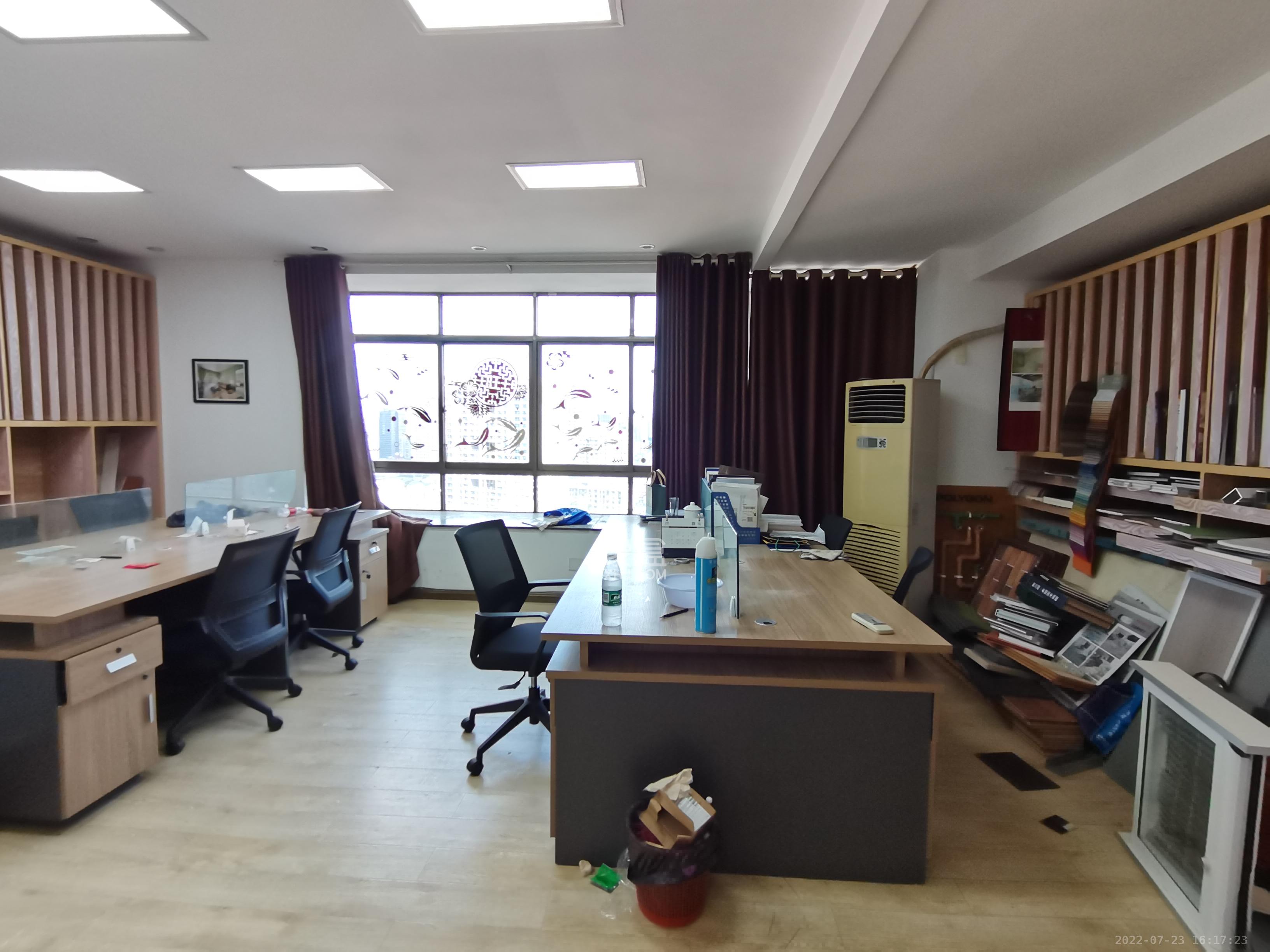 碧云天 3室2厅1卫 5800.0元/月