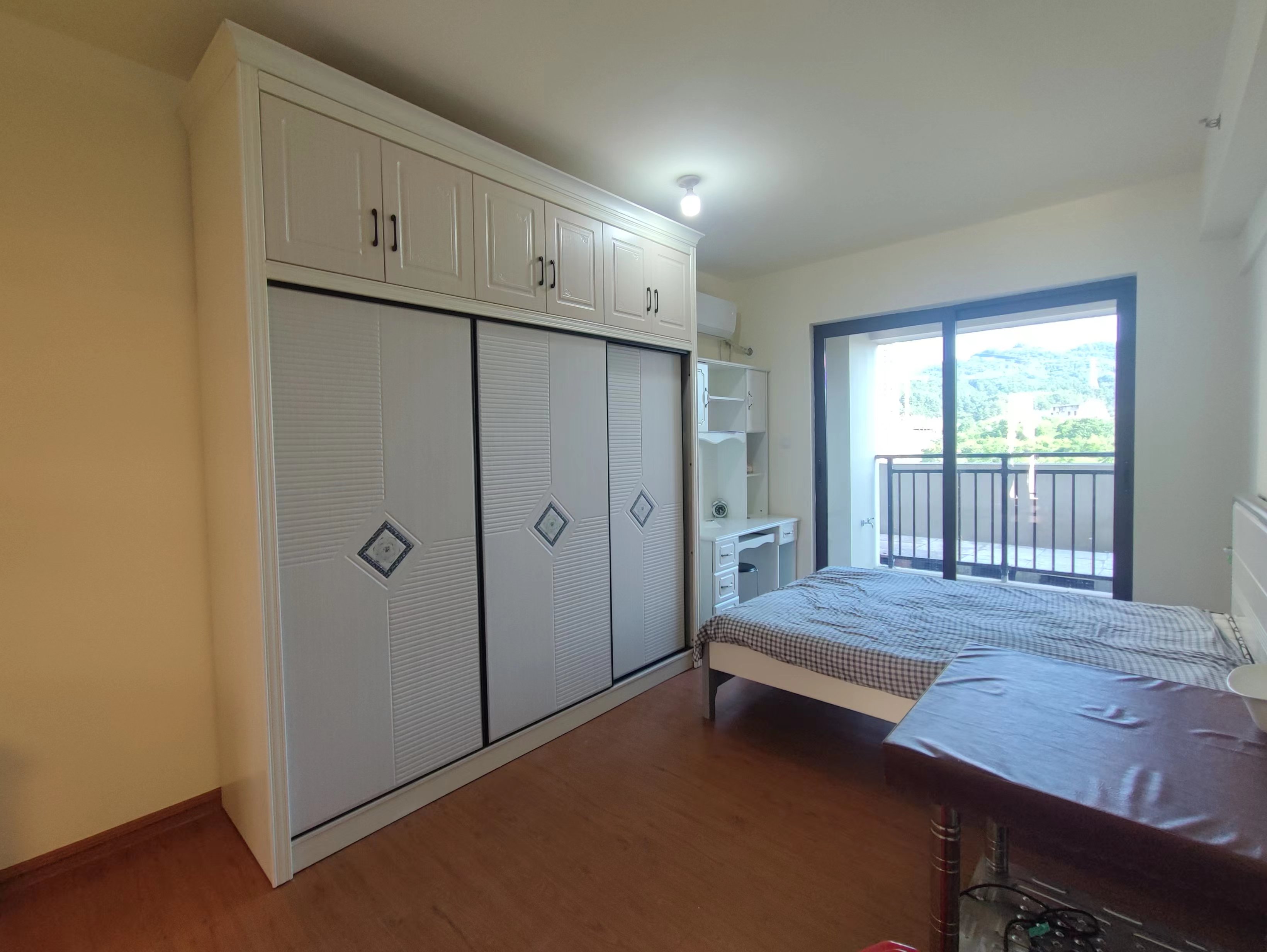 碧桂园豪园-二期  1室1厅1卫    1200.0元/月